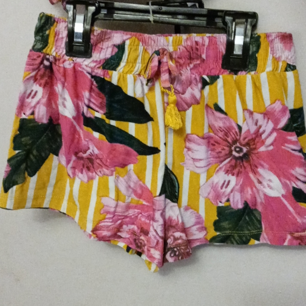 Clothes - Picture 2 of 2